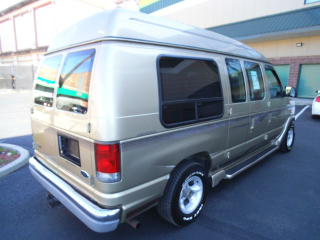 Ford Econoline 1999 photo 10