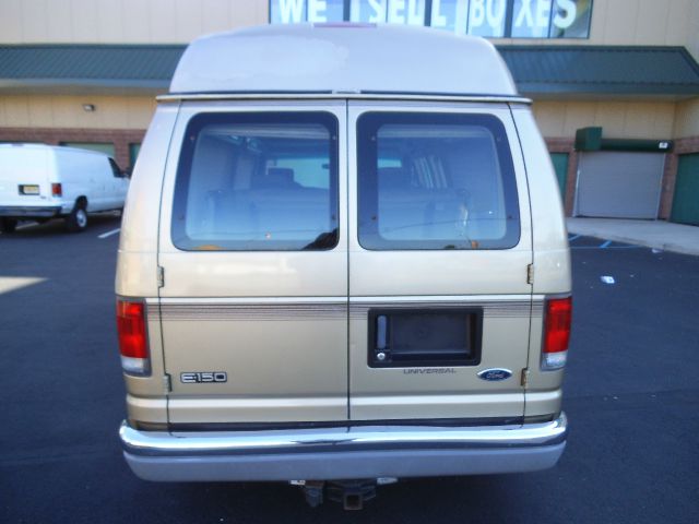 Ford Econoline 1999 photo 12