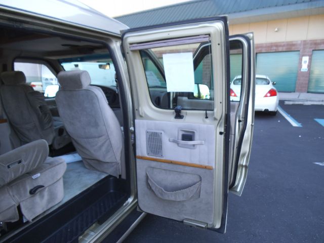 Ford Econoline 1999 photo 2