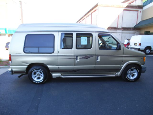 Ford Econoline 1999 photo 9