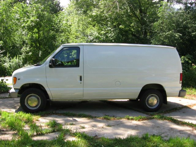 Ford Econoline 1999 photo 1