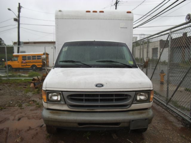 Ford Econoline 1999 photo 8