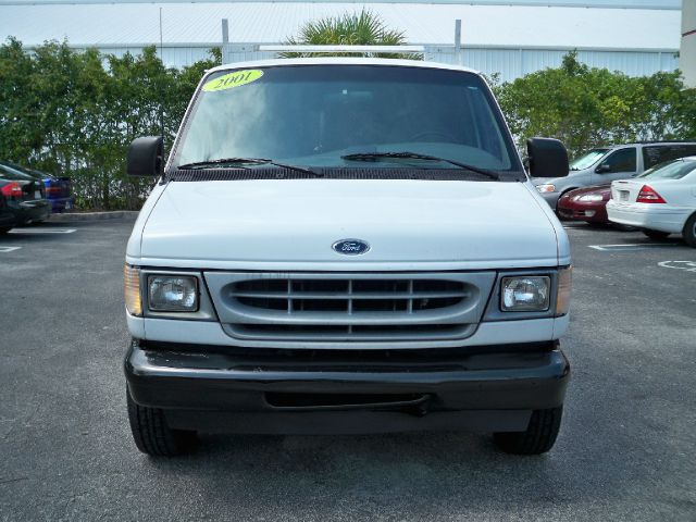 Ford Econoline 1999 photo 2