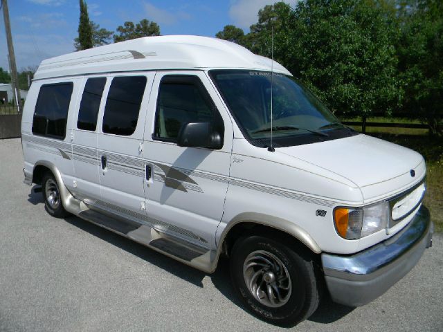 Ford Econoline 328 Ci Passenger Van