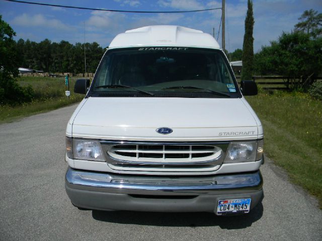 Ford Econoline 2000 photo 8