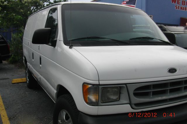 Ford Econoline 2000 photo 4