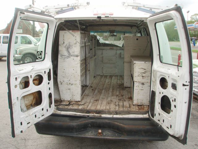 Ford Econoline 2000 photo 22