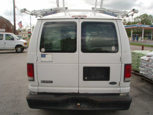 Ford Econoline 2000 photo 36