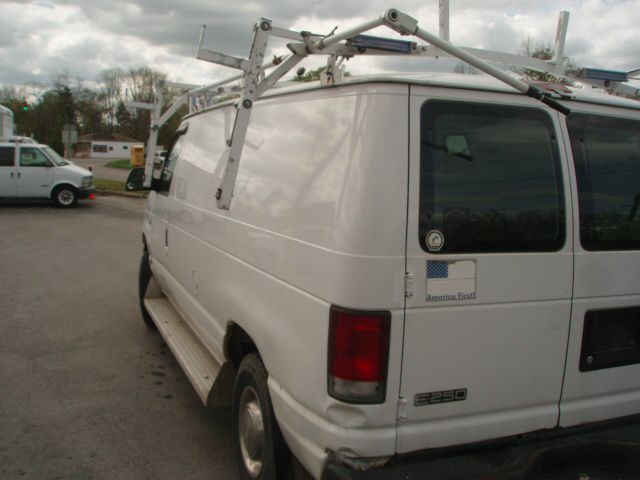 Ford Econoline 2000 photo 43