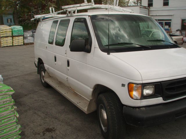 Ford Econoline 2000 photo 45