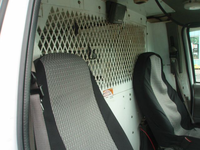 Ford Econoline 2000 photo 68