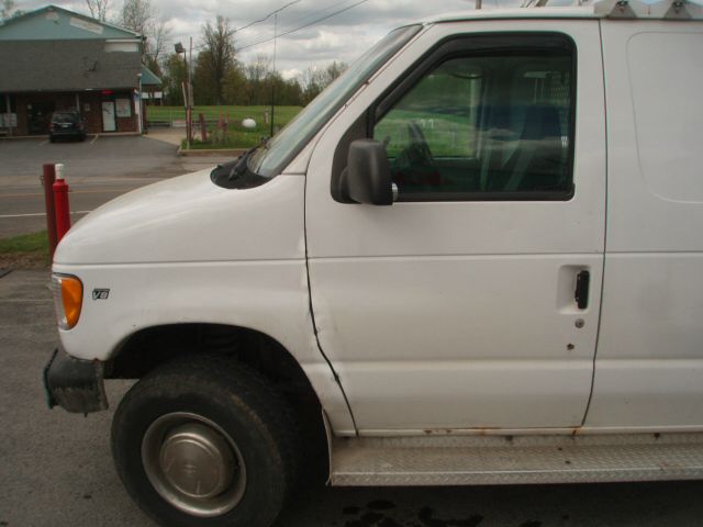 Ford Econoline 2000 photo 7