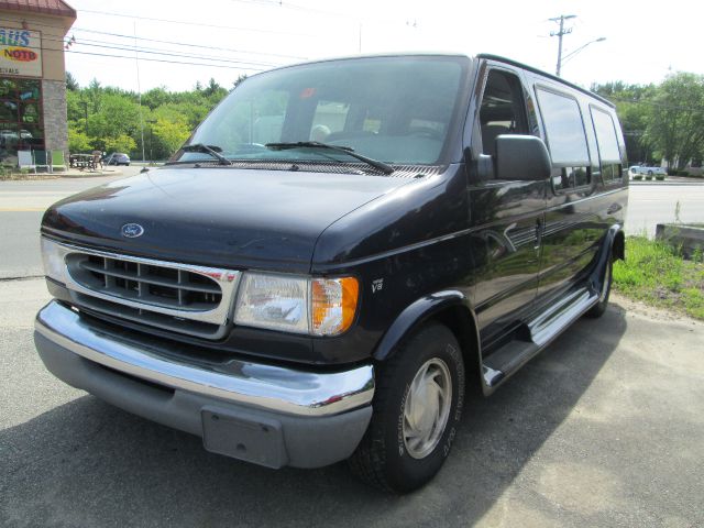 Ford Econoline 2000 photo 11