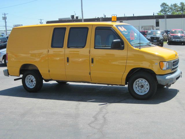 Ford Econoline 2000 photo 1