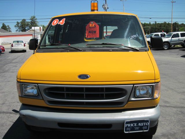 Ford Econoline 2000 photo 3