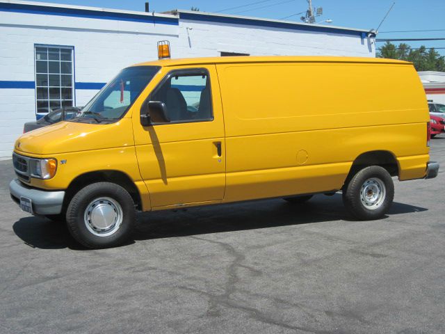 Ford Econoline 2000 photo 4