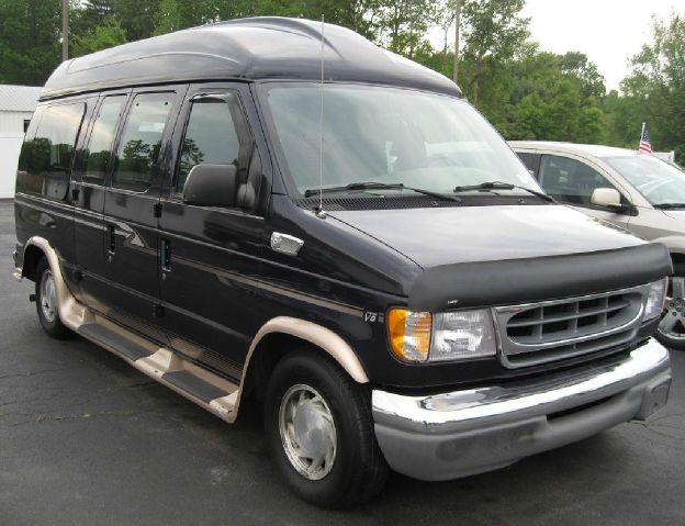 Ford Econoline 2000 photo 13