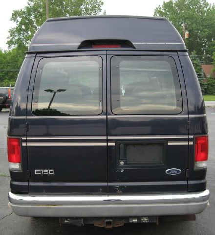 Ford Econoline 2000 photo 15