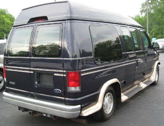 Ford Econoline 2000 photo 8