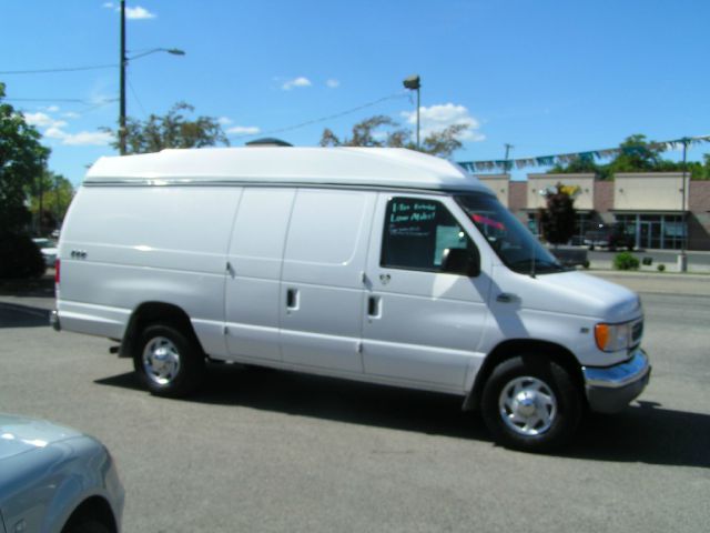 Ford Econoline 2000 photo 6