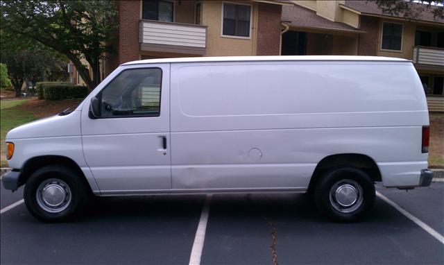 Ford Econoline 2000 photo 4