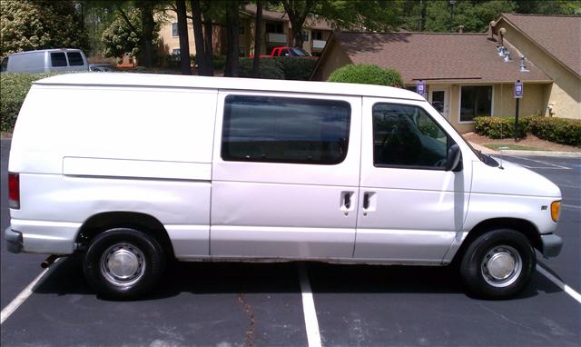 Ford Econoline 2000 photo 5