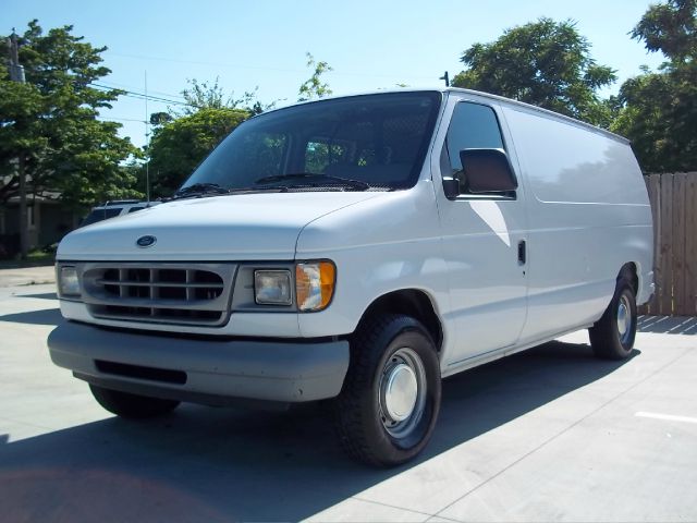 Ford Econoline 2000 photo 7