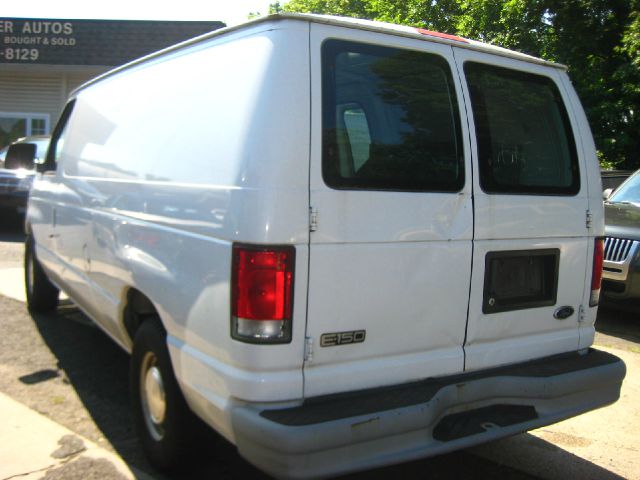 Ford Econoline 2000 photo 3