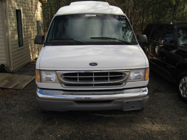 Ford Econoline 2000 photo 3