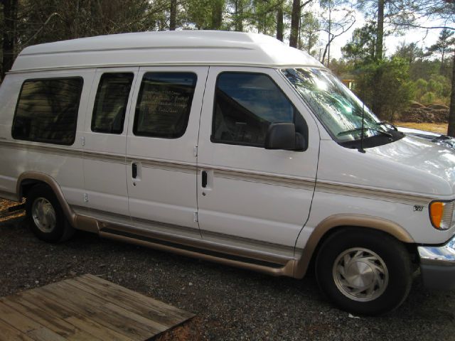 Ford Econoline 2000 photo 5