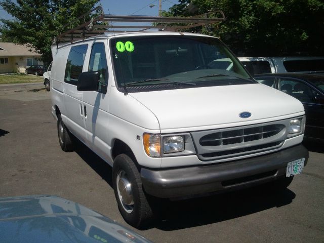 Ford Econoline 2000 photo 2