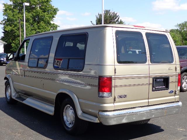 Ford Econoline 2000 photo 19