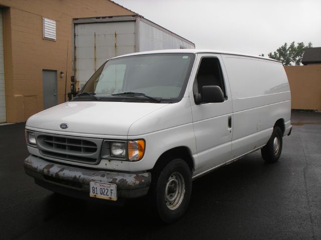 Ford Econoline 2001 photo 2