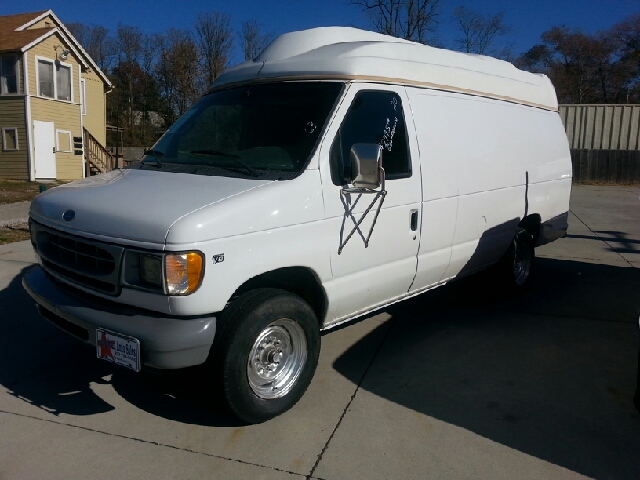 Ford Econoline 2001 photo 3