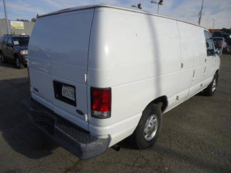 Ford Econoline 2001 photo 1