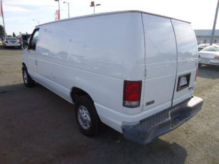 Ford Econoline 2001 photo 2