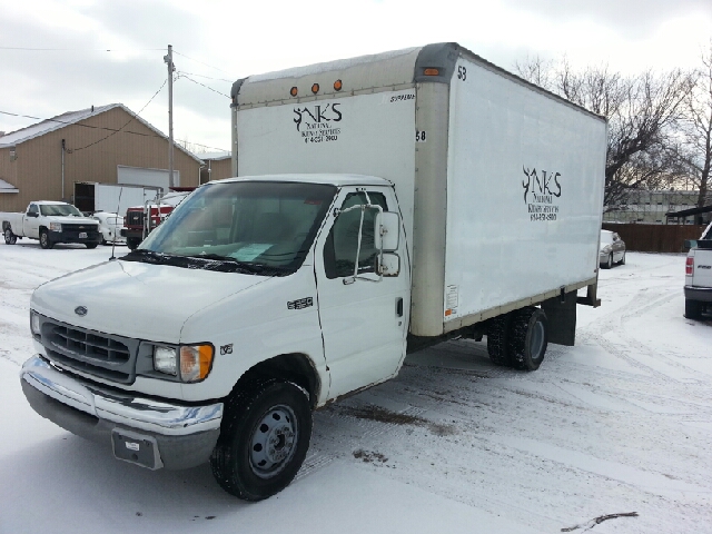 Ford Econoline 2001 photo 1