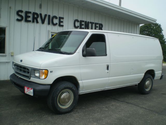 Ford Econoline 2001 photo 1