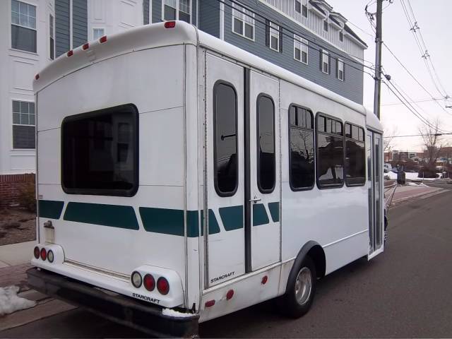 Ford Econoline 2001 photo 2