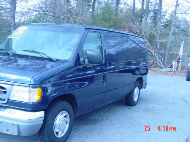 Ford Econoline 2001 photo 1