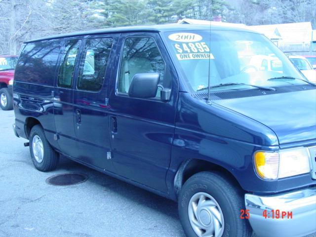 Ford Econoline 2001 photo 2