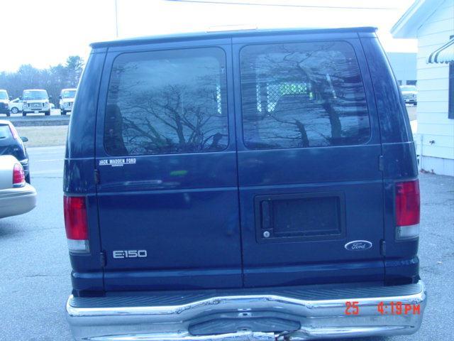 Ford Econoline 2001 photo 3