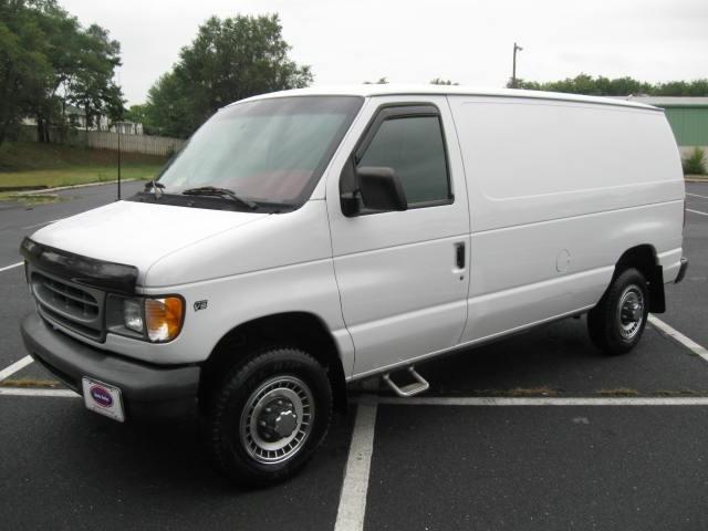 Ford Econoline 2001 photo 1