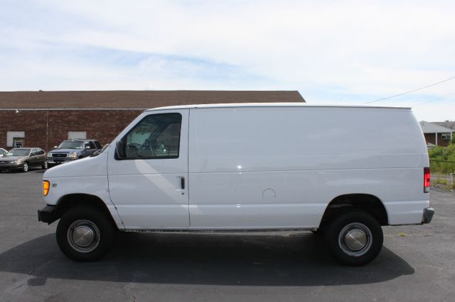 Ford Econoline 2001 photo 1