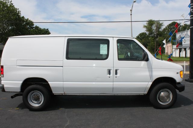 Ford Econoline 2001 photo 2