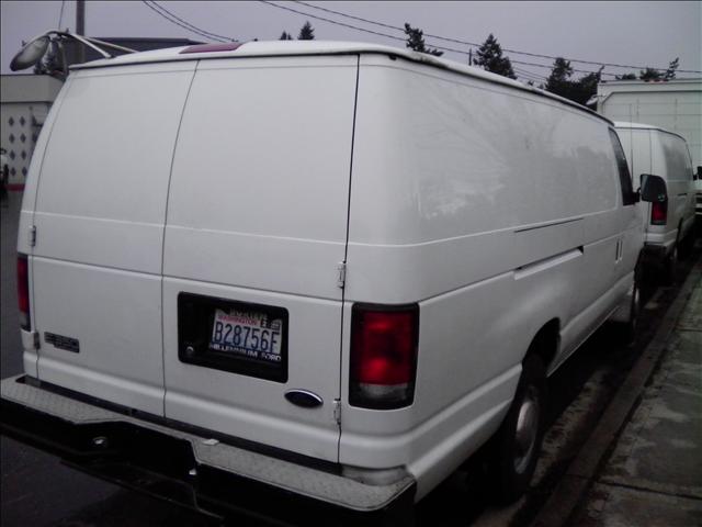 Ford Econoline 2001 photo 2