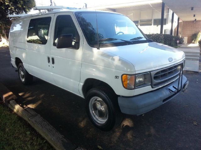 Ford Econoline 2001 photo 3