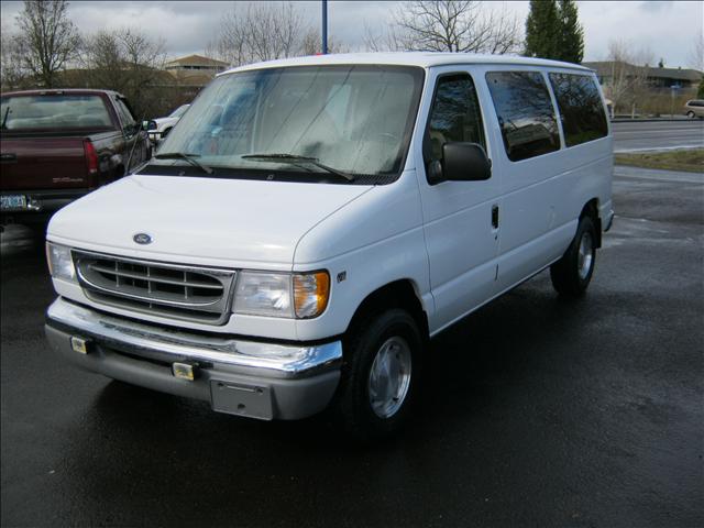 Ford Econoline ESi Passenger Van