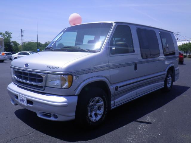 Ford Econoline 2001 photo 4