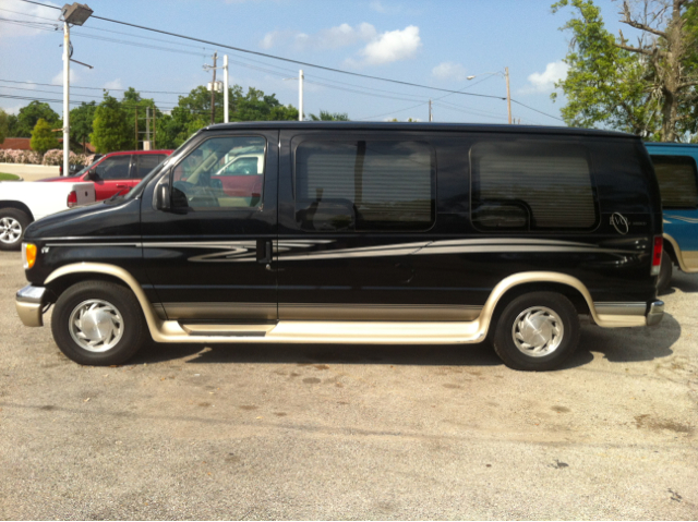 Ford Econoline 2001 photo 7